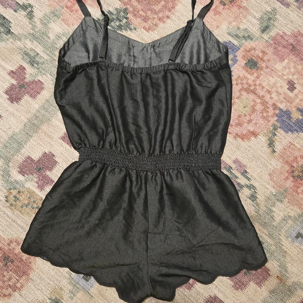 Super cute 2b Bebe black (faux denim wash look) romper - Picture 2 of 5